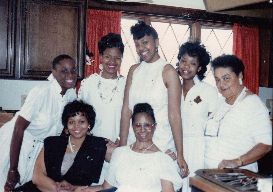 Geraldine Belmear (far right) poses Alpha Kappa Alpha sorority members.